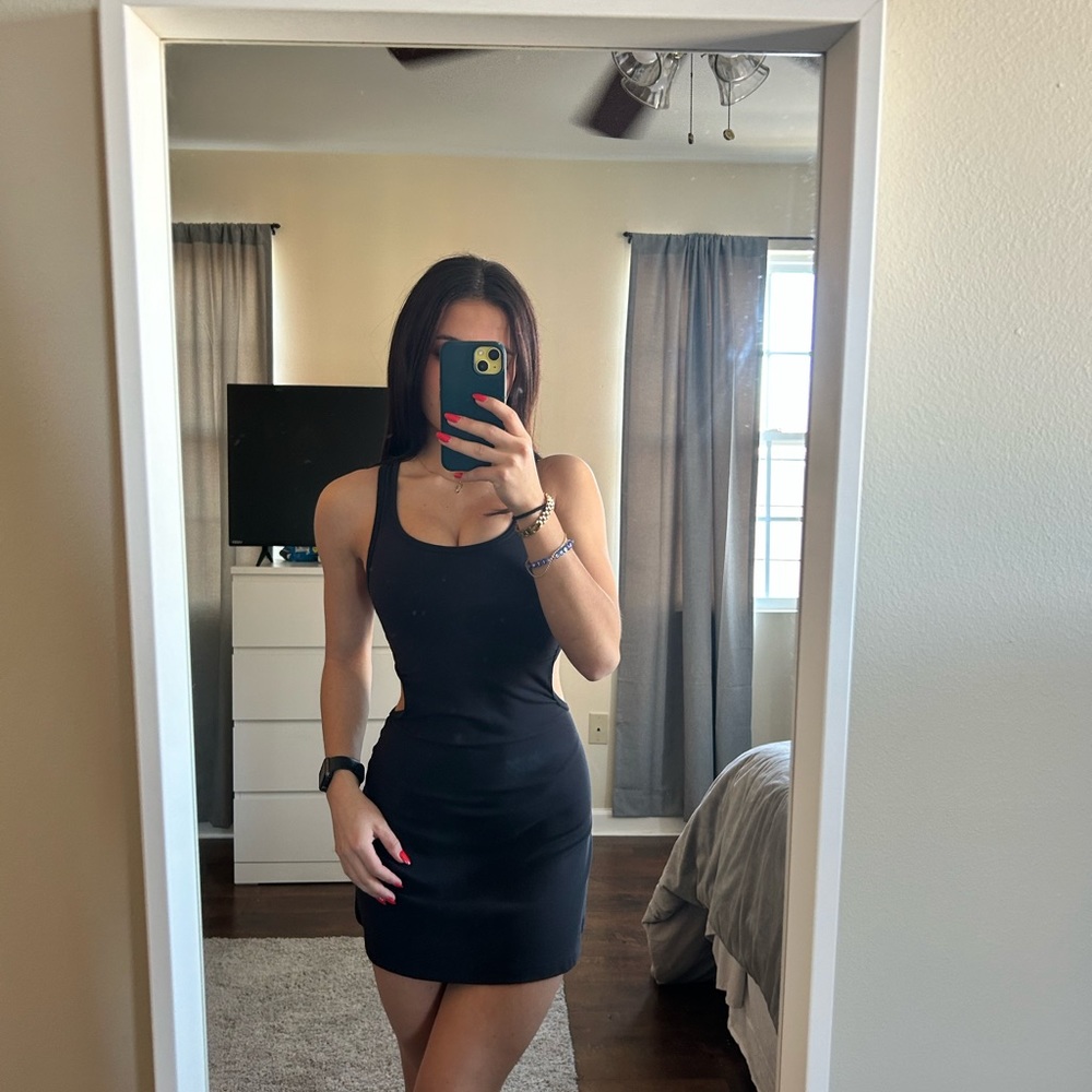 TNA ARITZIA ACTIVE DRESS